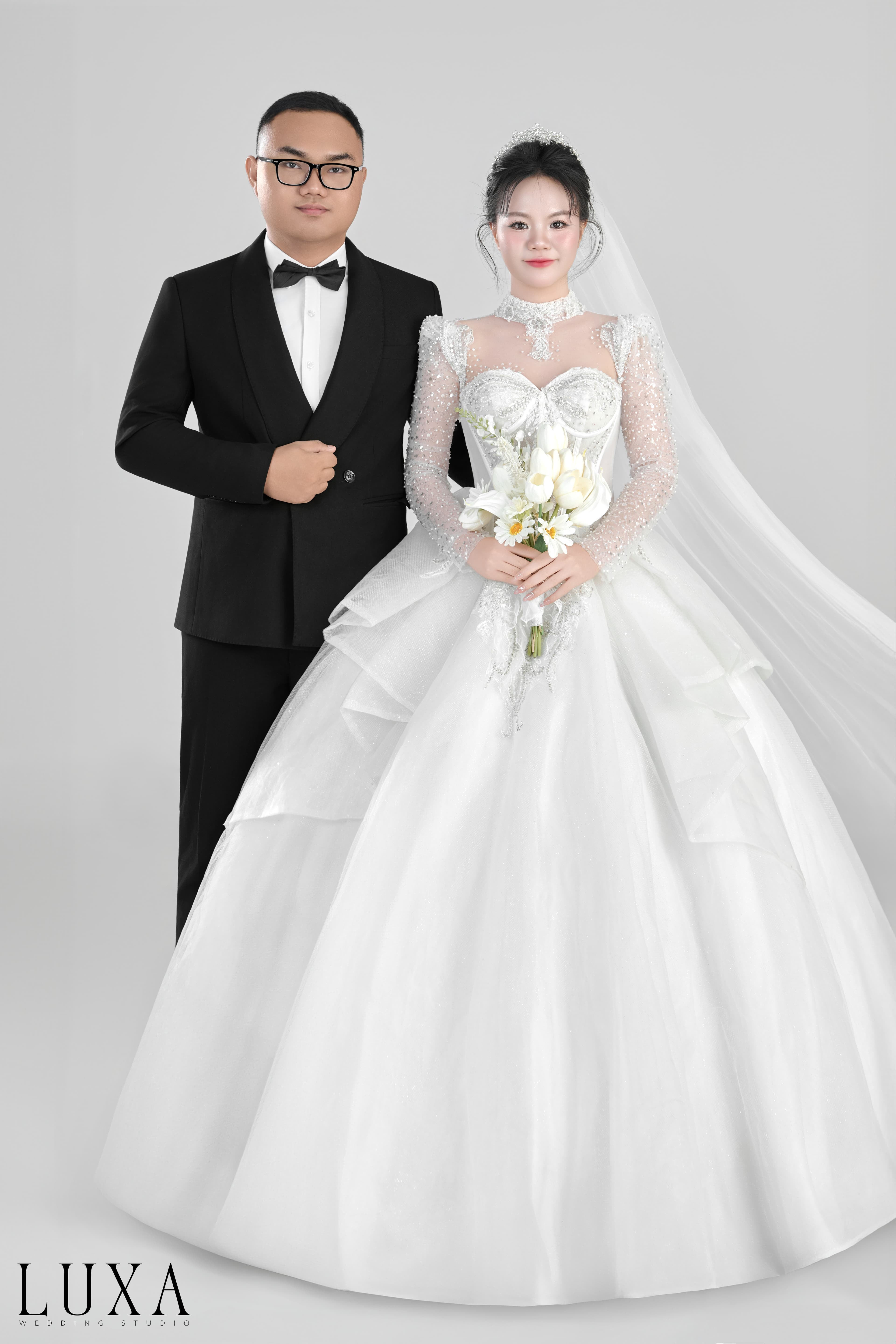 Cô dâu chú rể rạng rỡ hạnh phúc trong tà áo dài đỏ truyền thống!